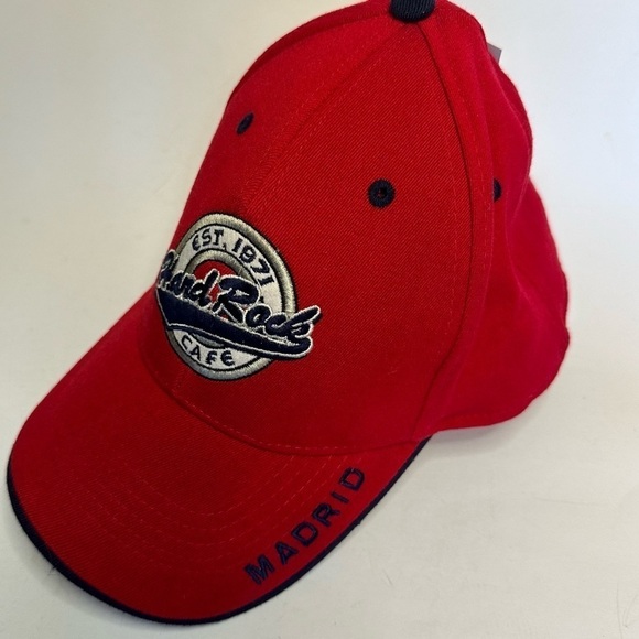 New NWT Hard Rock Cafe Madrid Hat Cap Men’s One Size Red Stretch Fit Embroidered - Picture 1 of 7